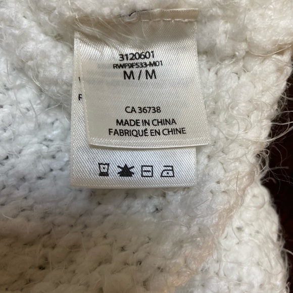 V neck sweater by Kenneth Cole - Picture 5 of 8